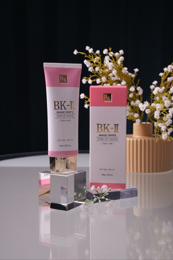 미코즈  화이트 톤업 썬크림